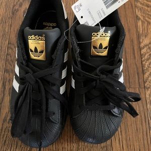 Adidas Superstar Sneakers